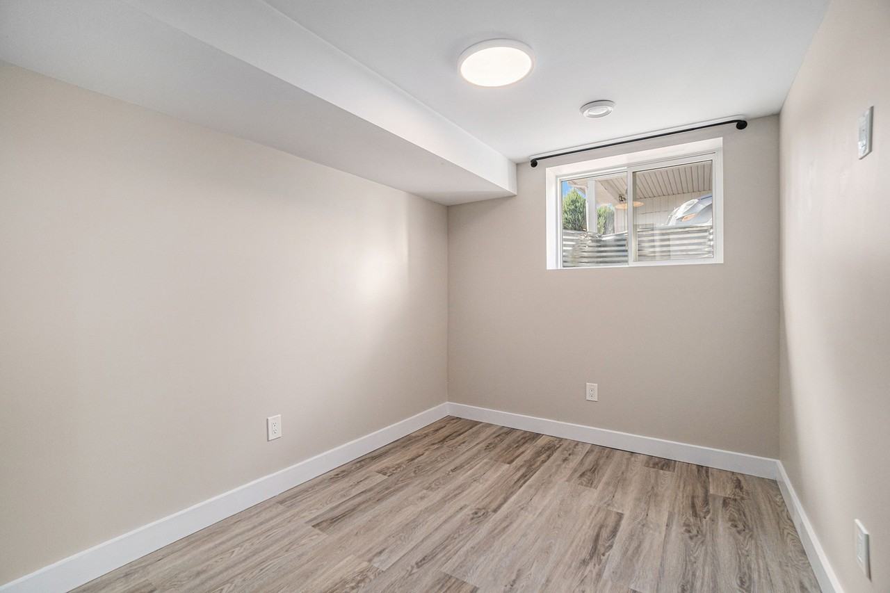 17 Overlake Dr #B - Photo 7 of 18