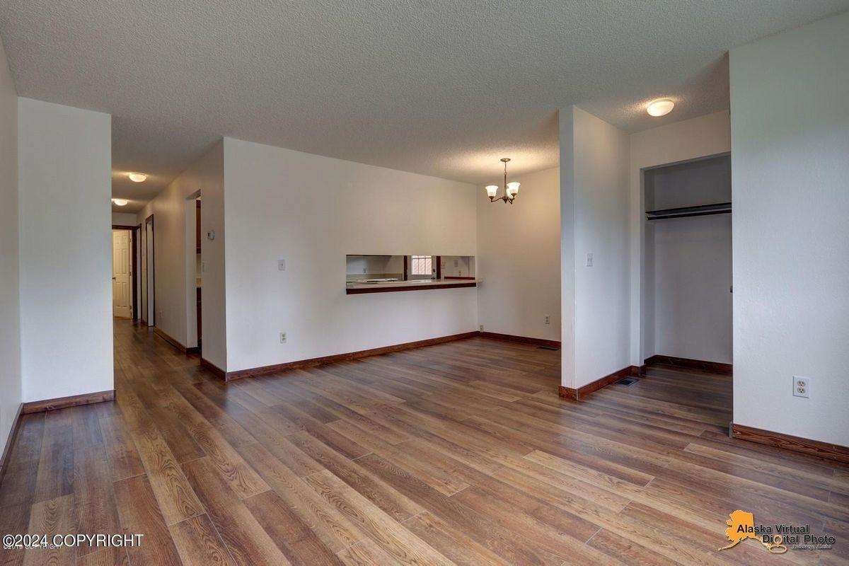 3721 Gardner St - Photo 4 of 6