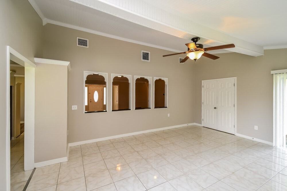 1755 Farm Way - Photo 4 of 16