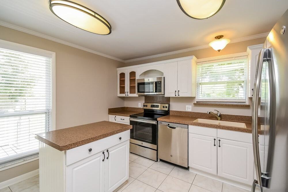 1755 Farm Way - Photo 5 of 16