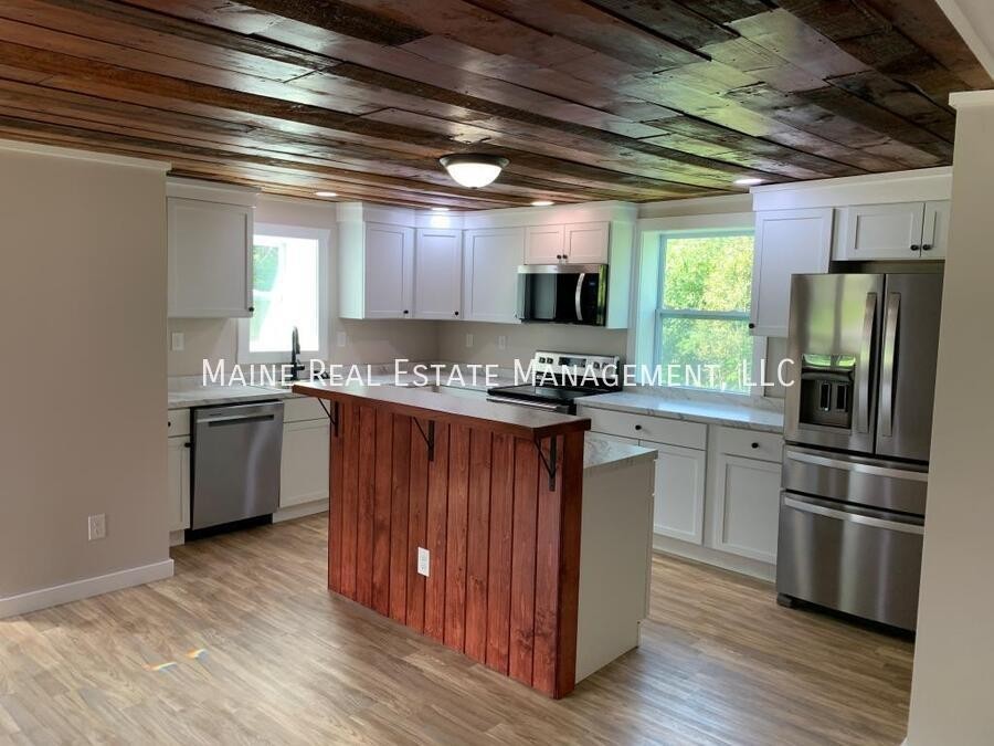 1 Mansell Rd - Photo 3 of 28