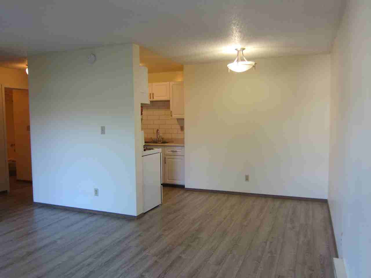 747 East 8th Avenue - Photo 3 of 9