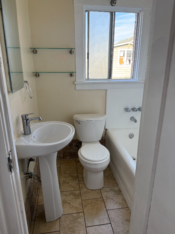 3524 Foothill Blvd #8 - Photo 6 of 6