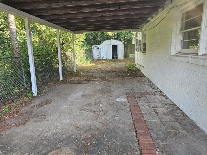 2128 Yarbrough St - Photo 2 of 17