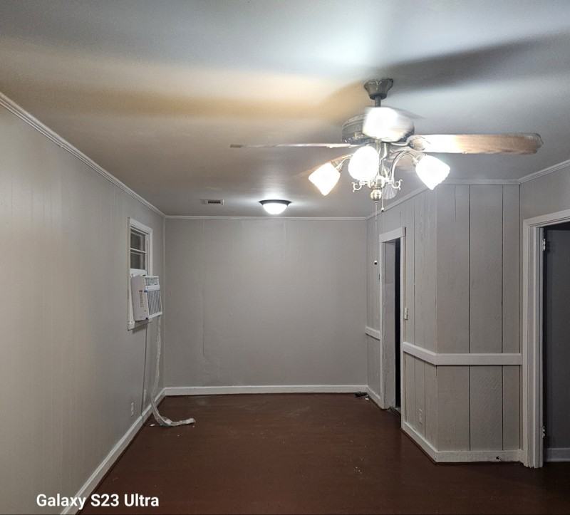 2128 Yarbrough St - Photo 3 of 17