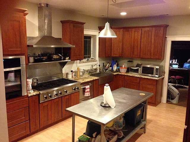 1120 40th St - Photo 2 of 4