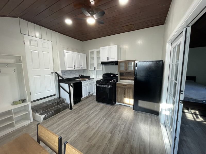 13712 Saranac Dr - Photo 2 of 32