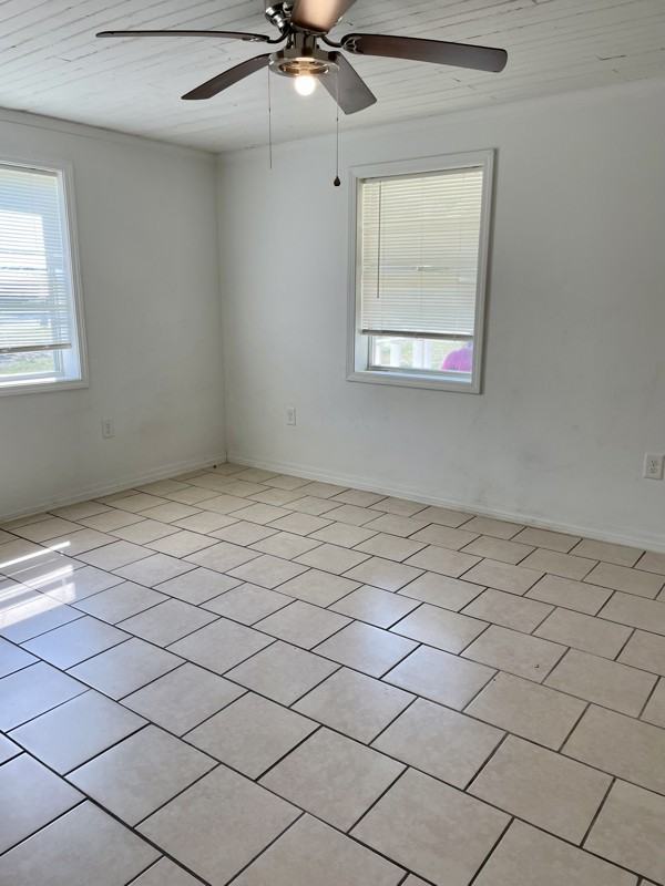 102 Short St - Photo 4 of 7