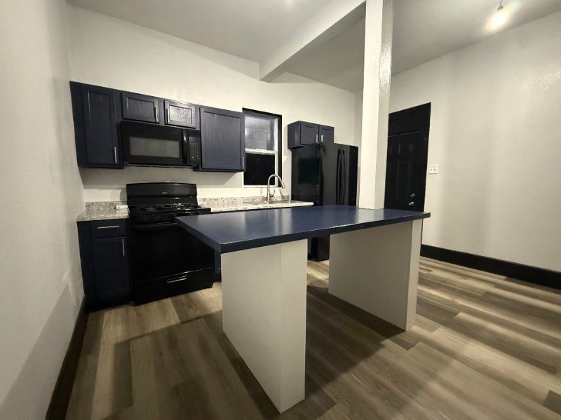 623 S 8th St #2 - Photo 3 of 9