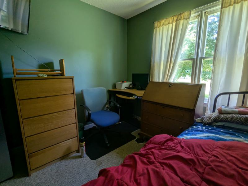 1623 Lakeview Dr - Photo 3 of 11