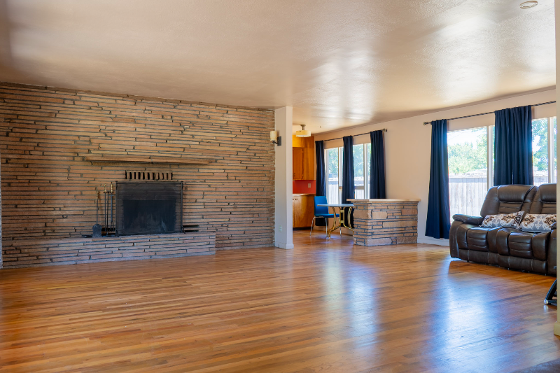 1107 S Cameron St - Photo 2 of 5
