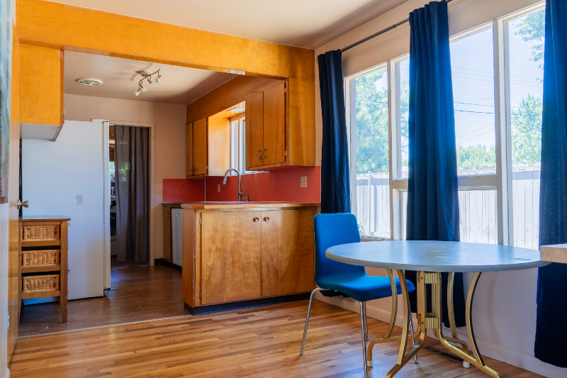 1107 S Cameron St - Photo 3 of 5