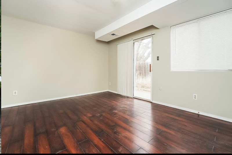 4333 Eagle St - Photo 2 of 8