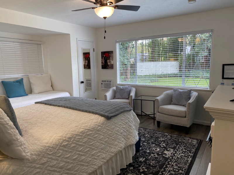 1042 Easum Dr - Photo 4 of 16