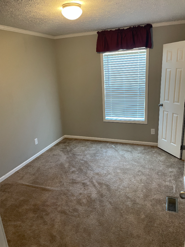 522 Banner Ave - Photo 2 of 6