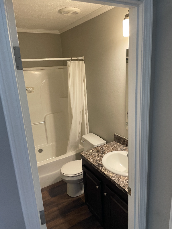 522 Banner Ave - Photo 3 of 6