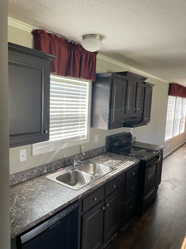 522 Banner Ave - Photo 5 of 6