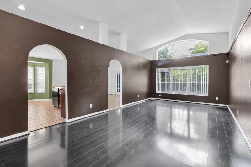 5204 New Brittany Ln - Photo 3 of 20