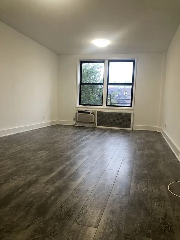 41-40 Denman Street #4E