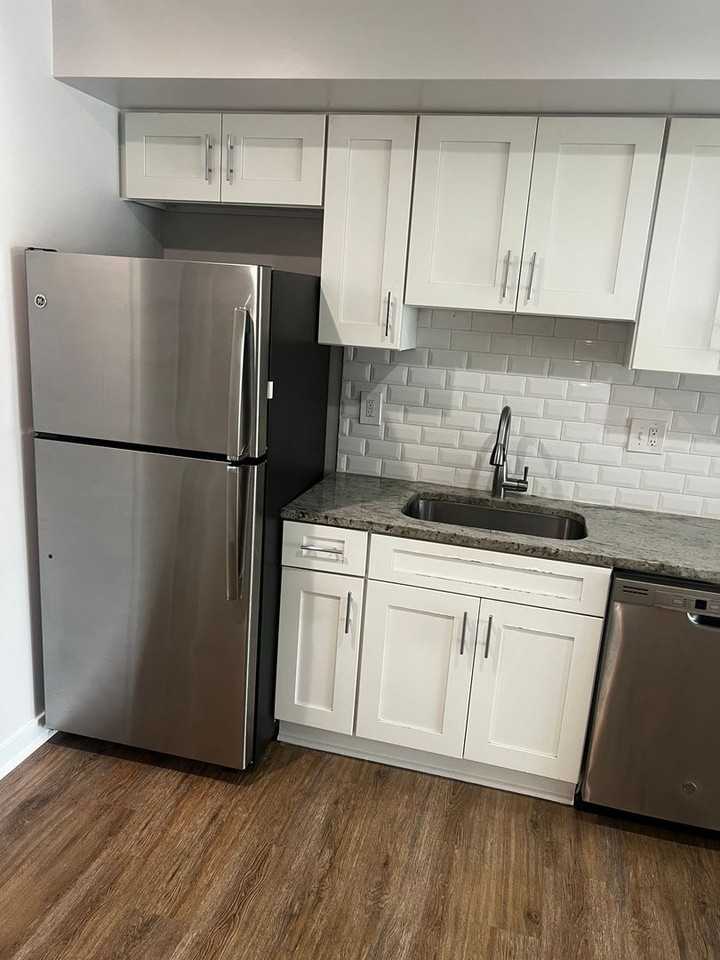 1516 Marion Barry Ave SE - Photo 5 of 30