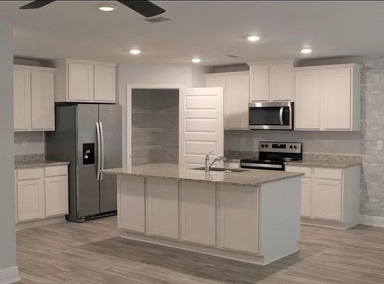 3139 Heritage Oaks Circle #NA - Photo 2 of 11