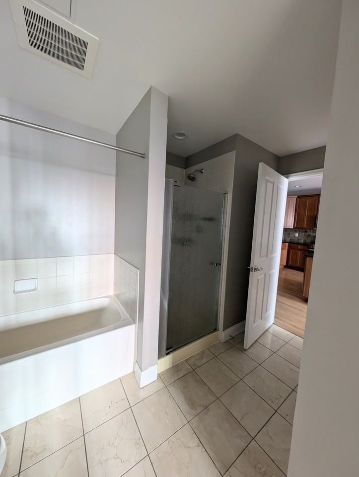 1950 N Logan St #914 - Photo 5 of 12