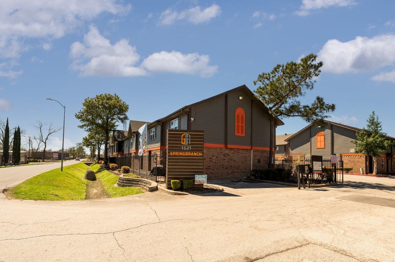 Gia @ Spring Branch - Photo 4 of 50