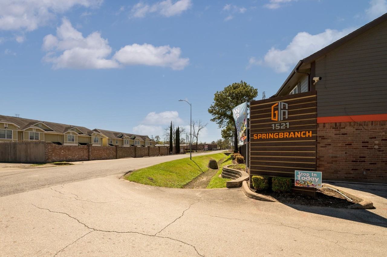 Gia @ Spring Branch - Photo 4 of 50