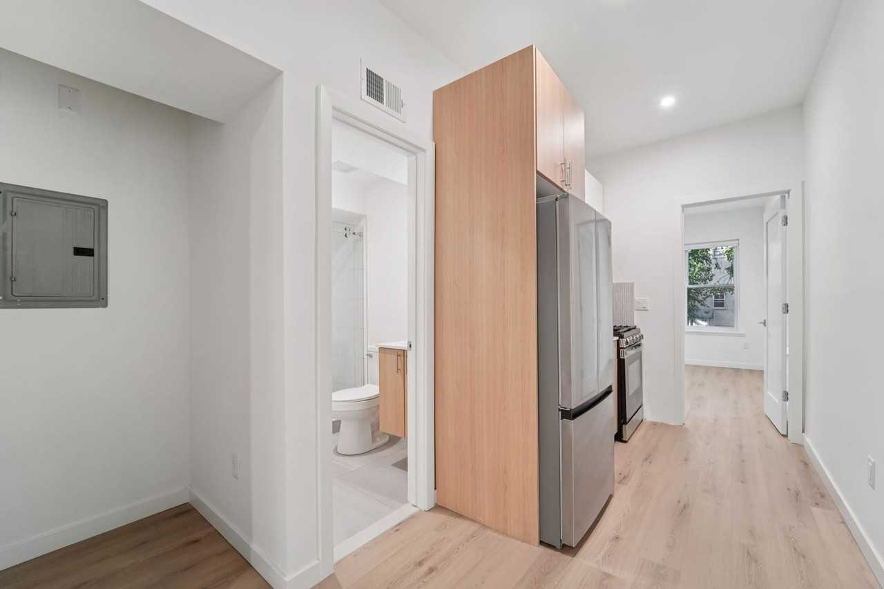 117 Bostwick Ave - Photo 7 of 21