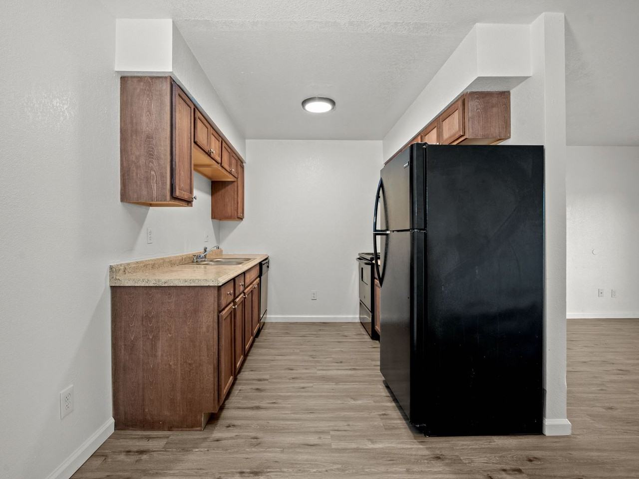 1535 Poplar Dr #21 - Photo 4 of 14