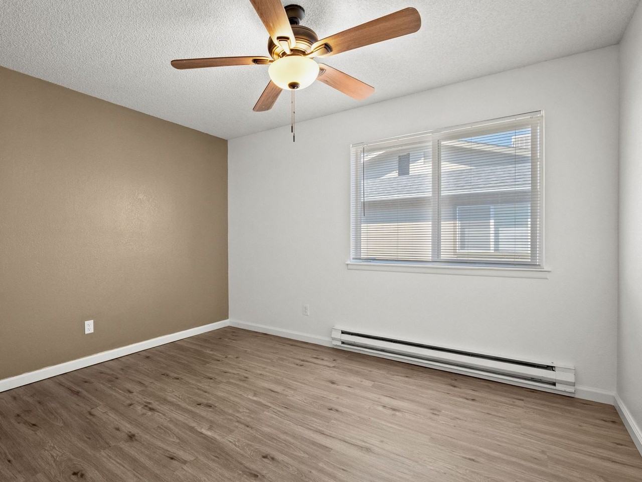 1535 Poplar Dr #21 - Photo 5 of 14