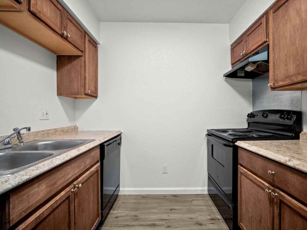 1535 Poplar Dr #21 - Photo 6 of 14