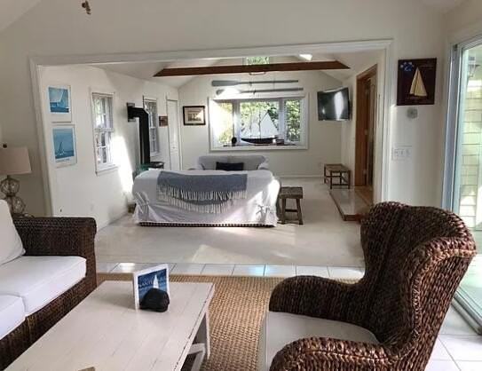 766 Putnam Avenue - Photo 6 of 21