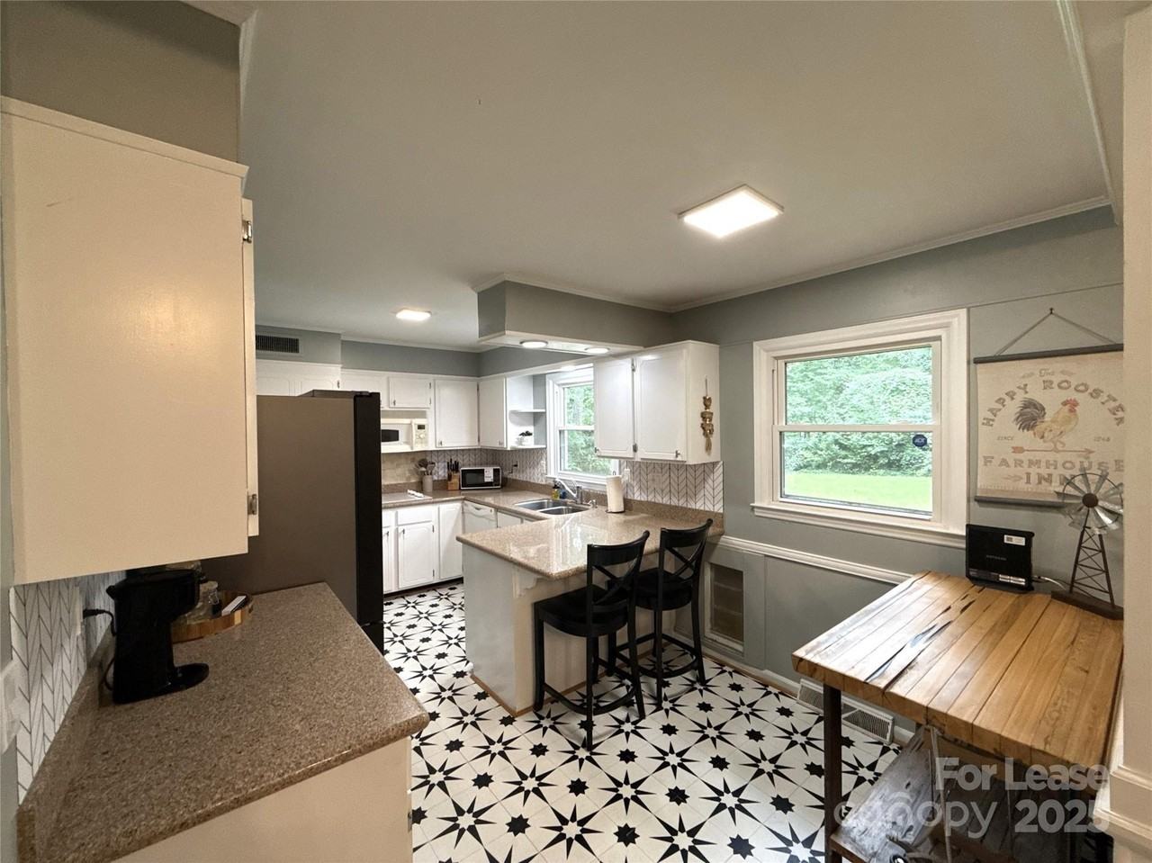 1600 Paddock Circle - Photo 6 of 34