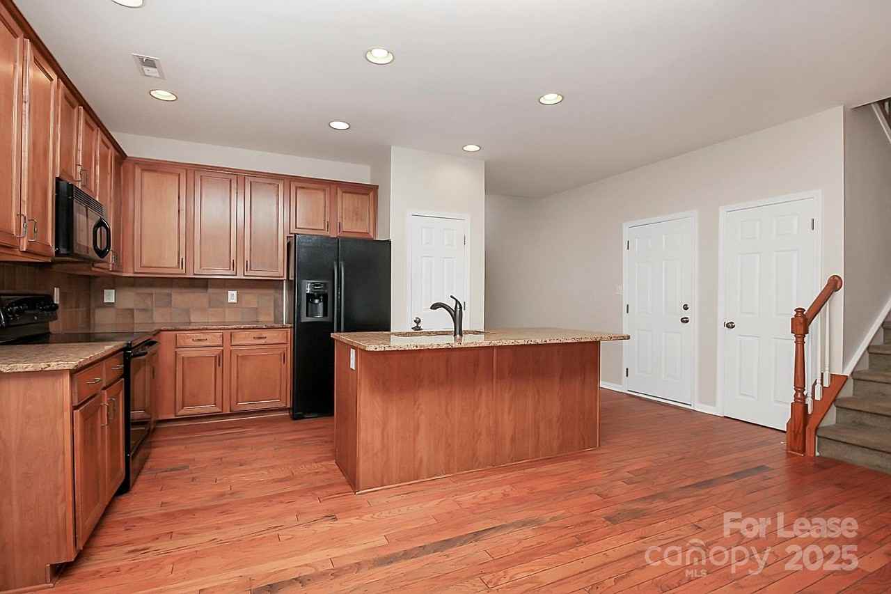 10323 Dominion Village Dr - Photo 7 of 31