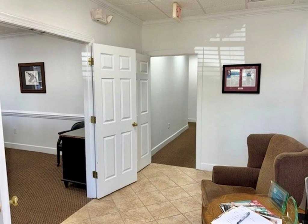 113 Adris Pl - Photo 4 of 15