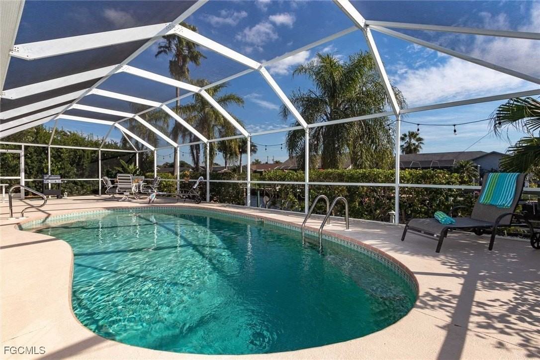 2308 Southeast 27th Street - Photo 2 of 28