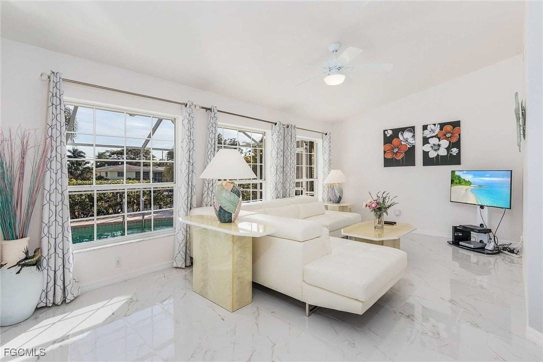 2308 Southeast 27th Street - Photo 7 of 28