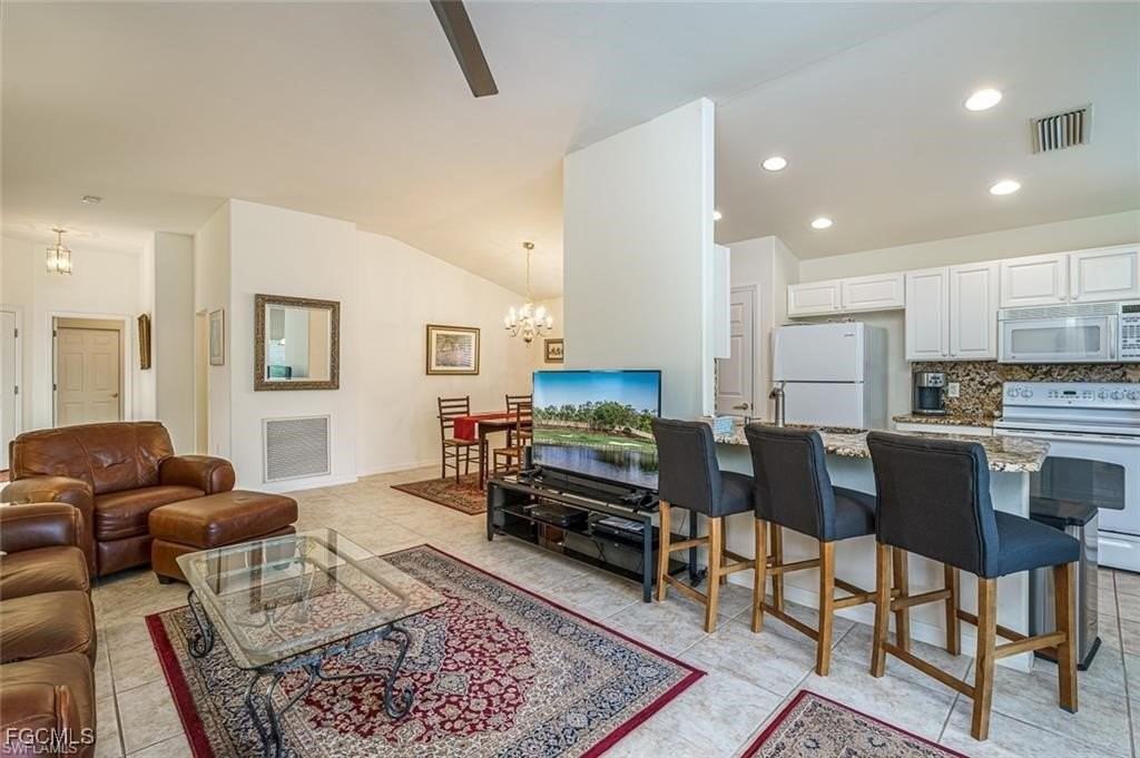 10082 Oakhurst Way - Photo 2 of 30