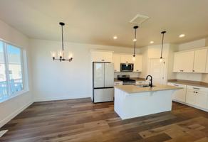 featured image of 1051 N Freeman Dr