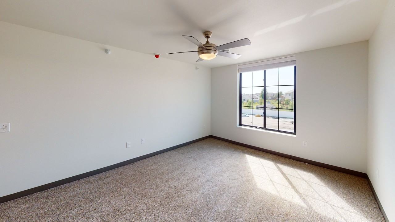 1520 NW Irvinedale Dr - Photo 5 of 22