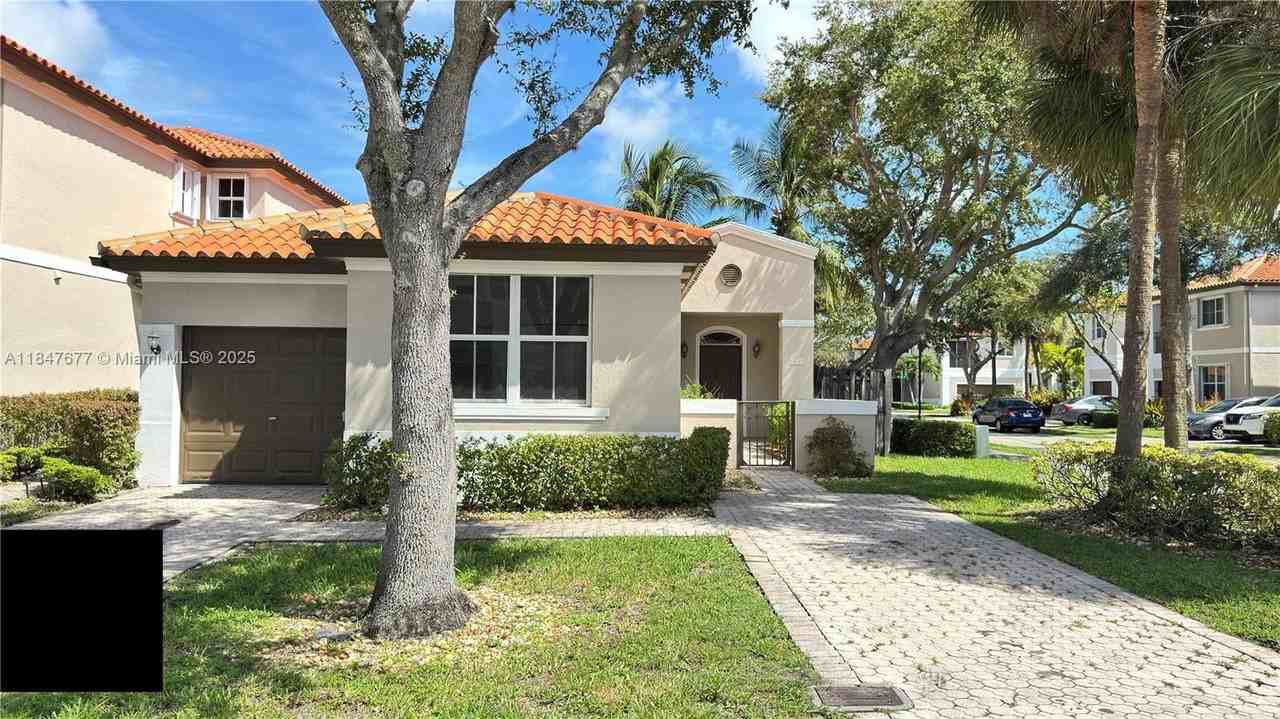 8337 Nw 142nd St #8337 - Photo 2 of 40