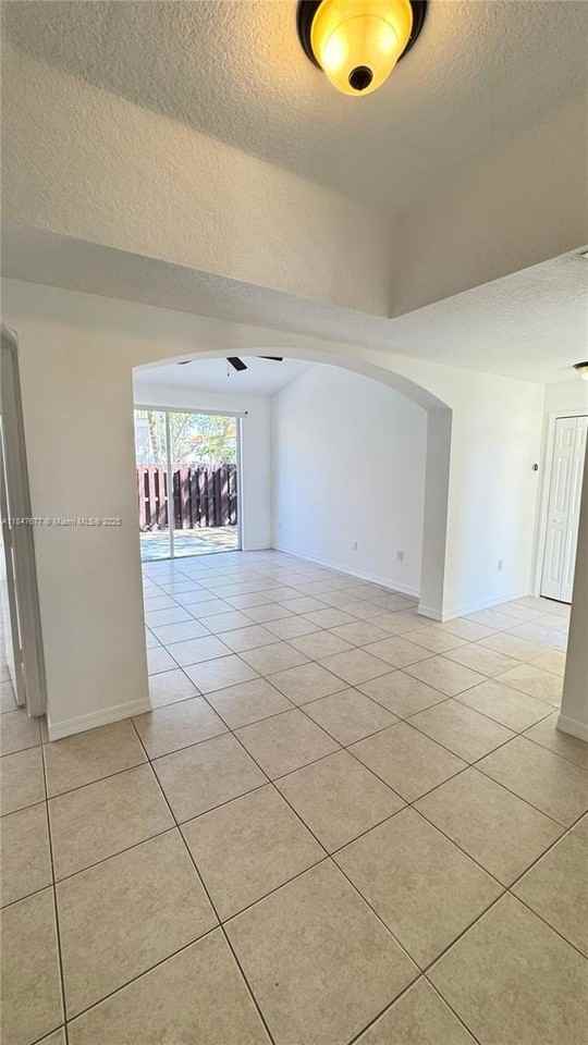 8337 Nw 142nd St #8337 - Photo 6 of 40