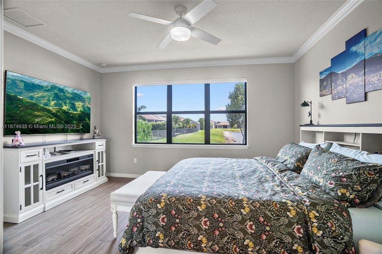 8262 Cinch Way - Photo 5 of 50