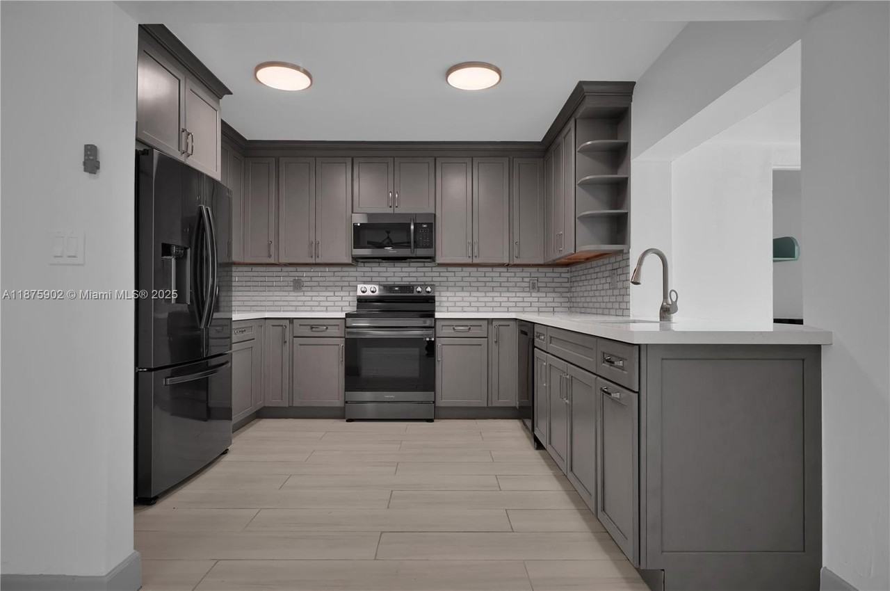 17144 Sw 112th Ct - Photo 4 of 25