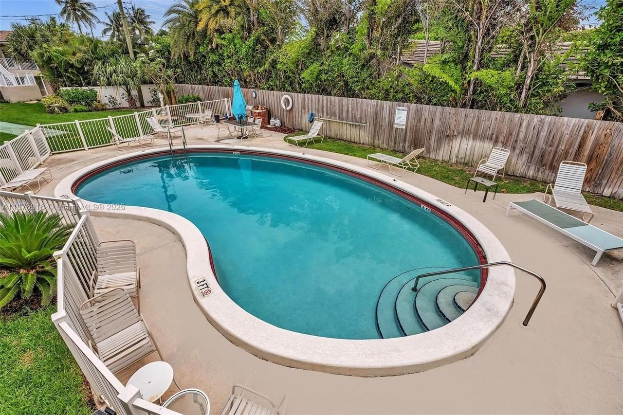 2501 N Ocean Blvd #18 - Photo 2 of 36