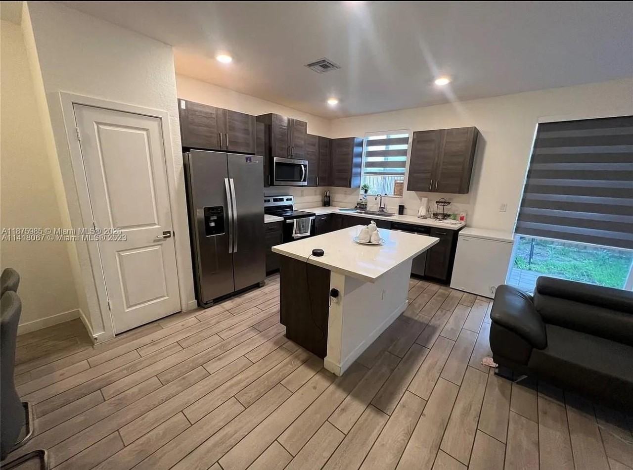 1166 Se 23rd Ave #0 - Photo 3 of 17