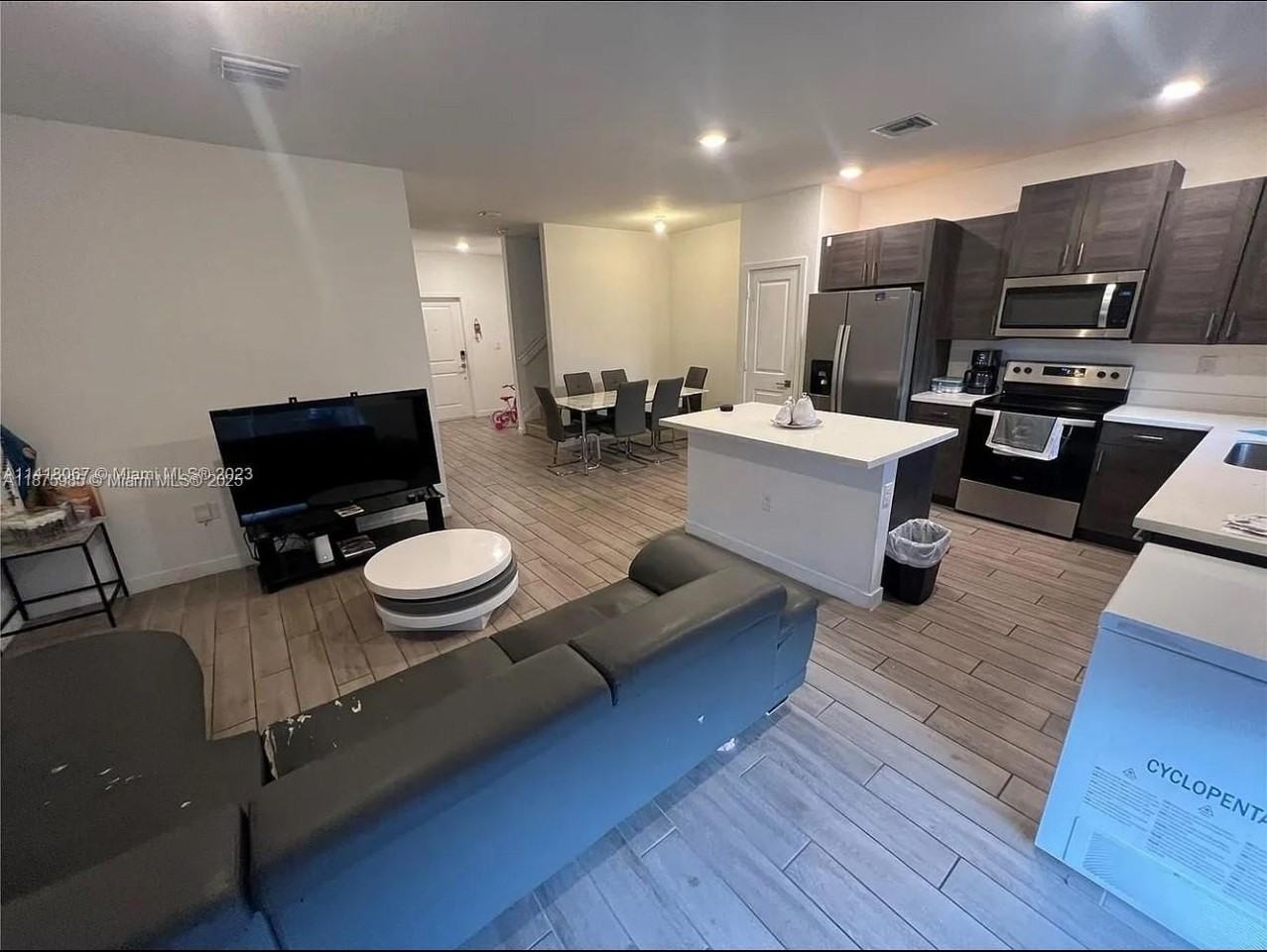 1166 Se 23rd Ave #0 - Photo 6 of 17