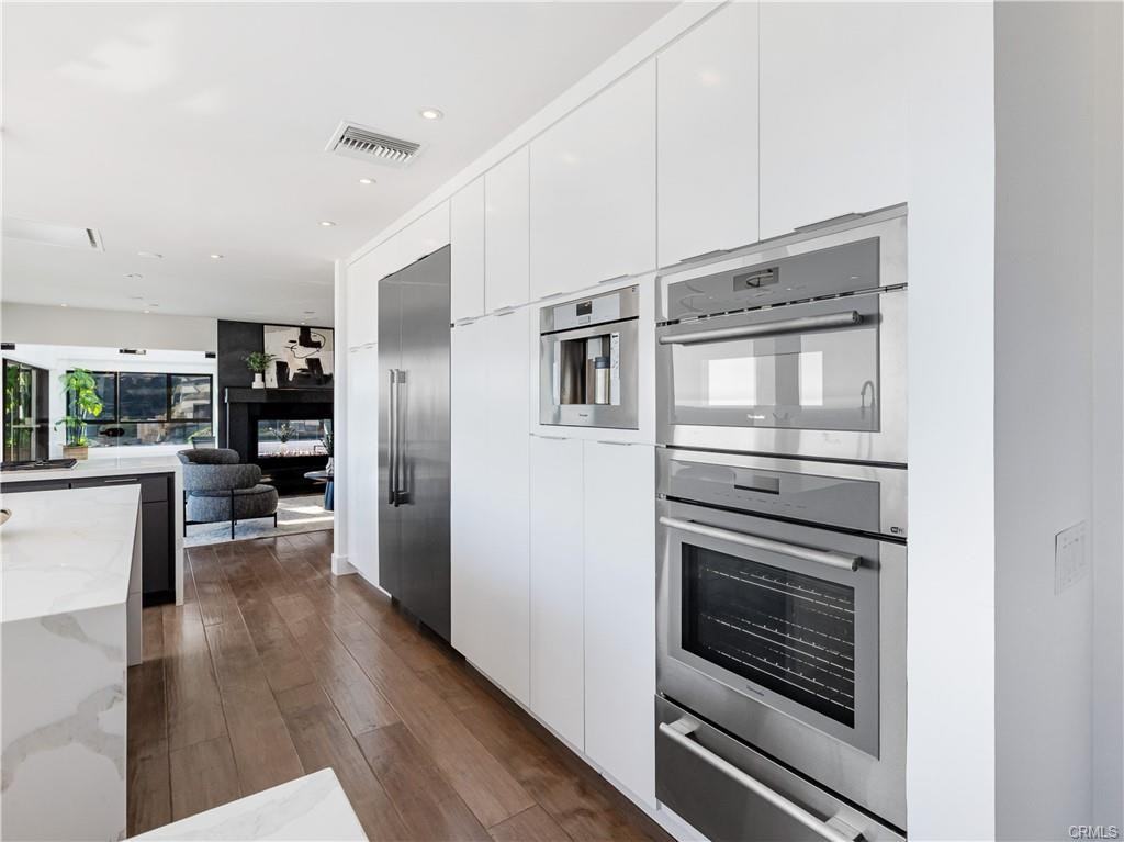 2287 Sunset Plaza Dr - Photo 5 of 8