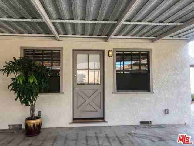 7800 Dunbarton Ave - Photo 3 of 8